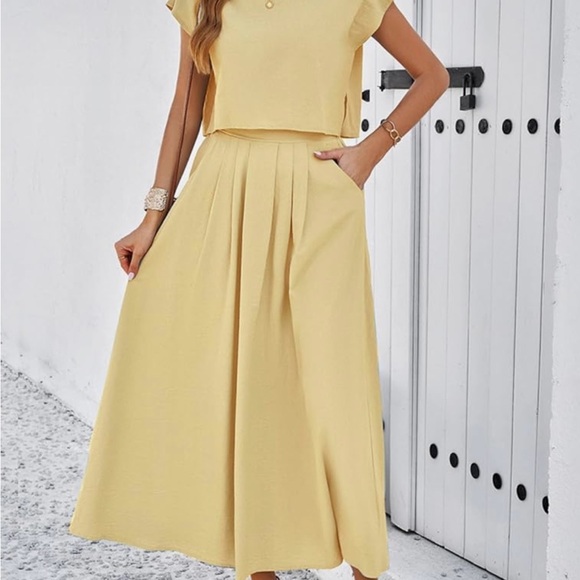 NWOT never worn two piece set. Skirt and blouse. Super Cute!! - Picture 4 of 6